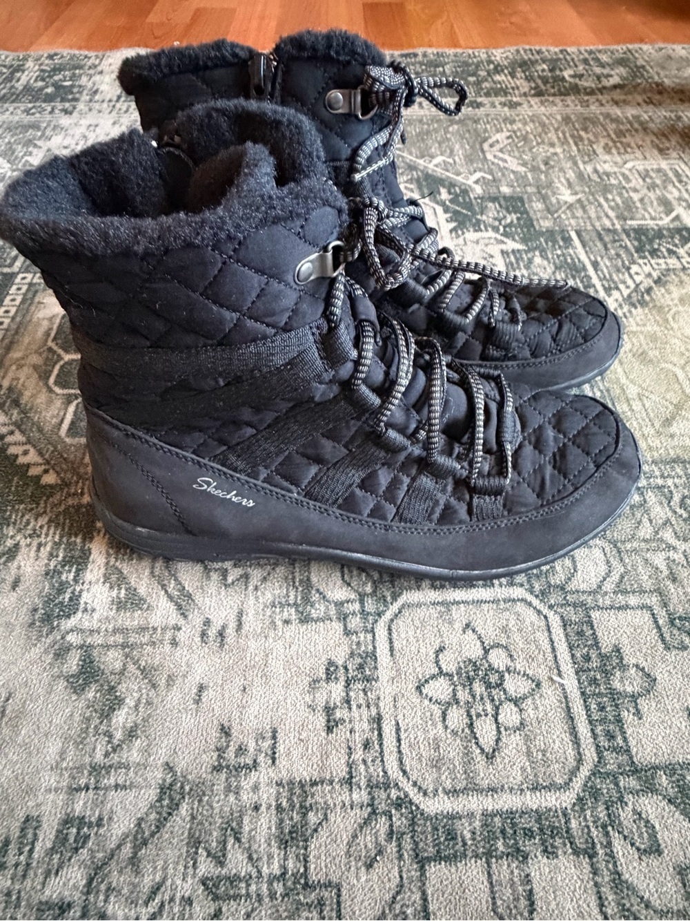 Skechers women's Easy Going Moro Street winter boots in black, size 10